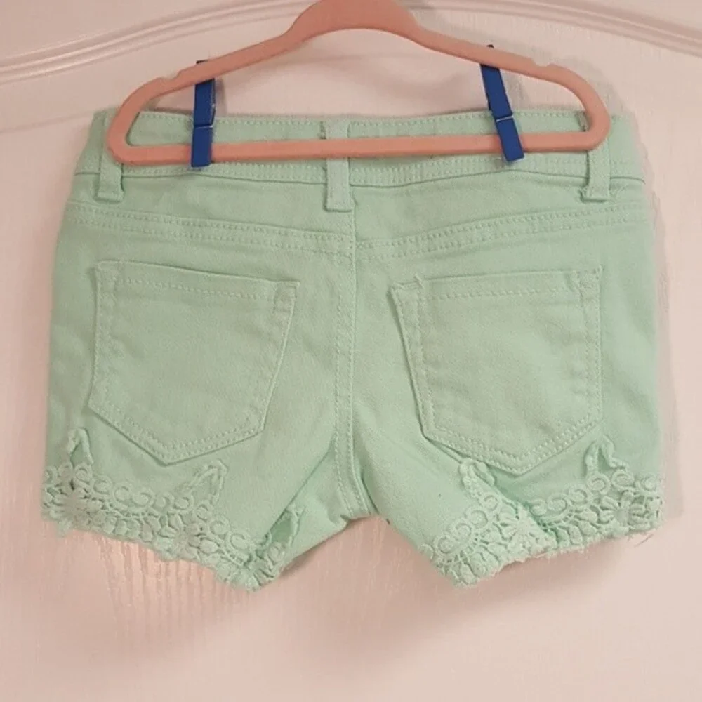 Mudd mint green